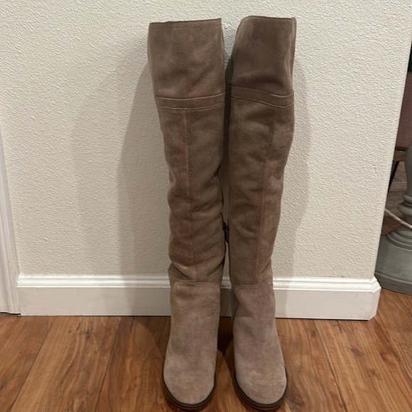 Franco Sarto suede fringe boots! ✨ - Picture 5 of 8